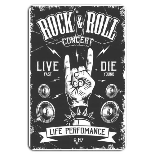 Live Rock - Live Fast, Rock Hard: Konser yang